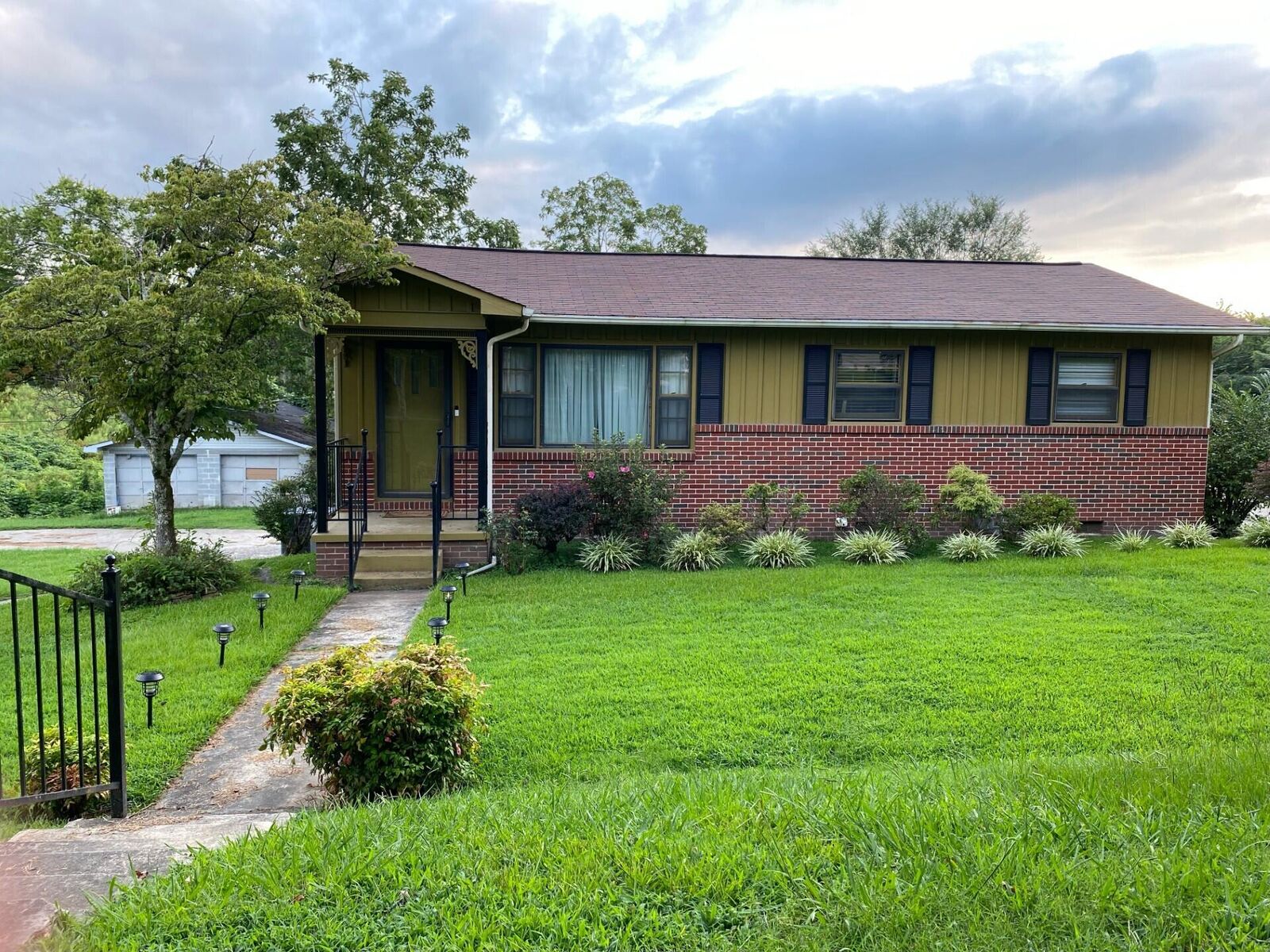 Property Photo:  216 Ruby Street  AL 35740 