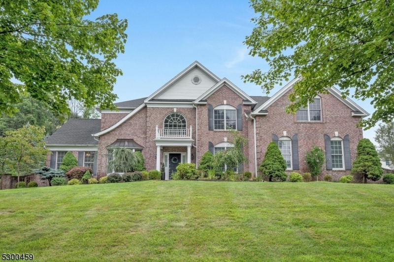Property Photo: 4 Greenbriar Ct NJ 07836
