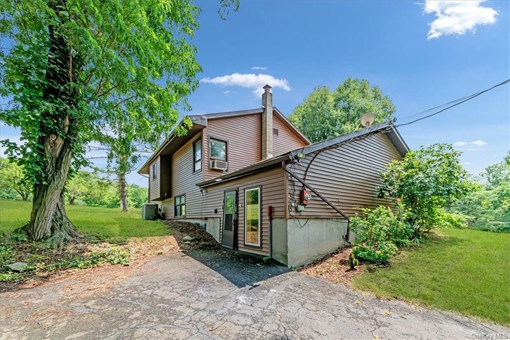 Property Photo:  40 Felter Hill Road  NY 10950 