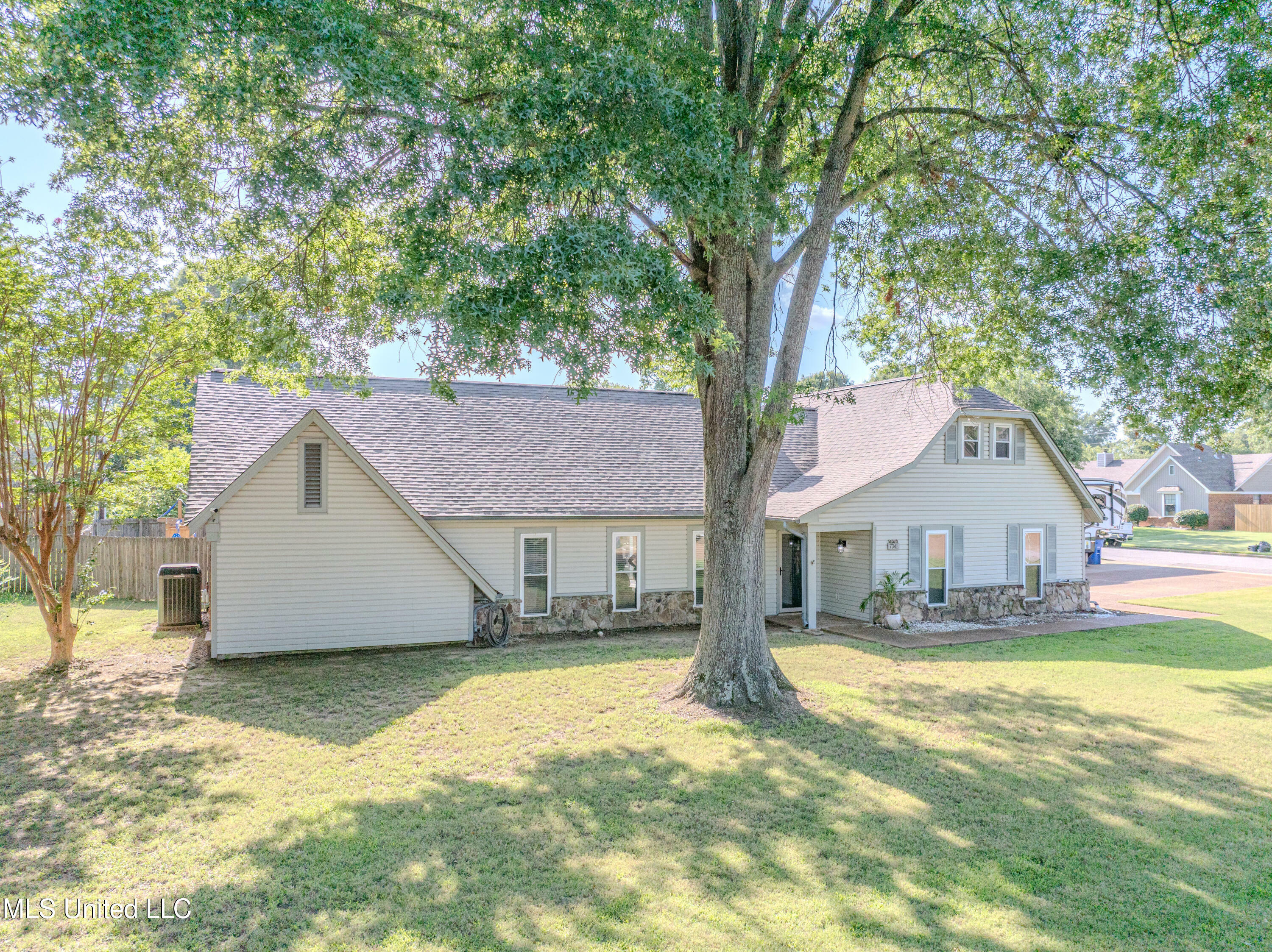 Property Photo:  7341 Kingcrest Road  MS 38654 