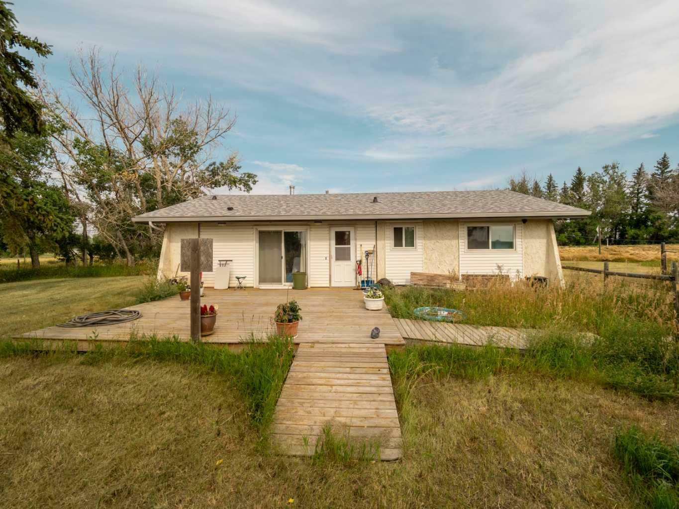 Property Photo: 16 3 Avenue S AB T0K 1B0