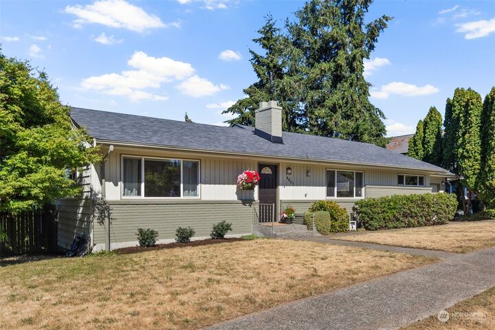 Property Photo: 8827 2nd Avenue NE WA 98115
