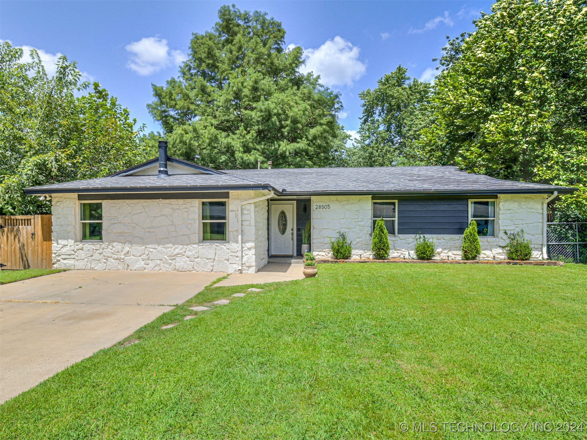 Property Photo:  28505 E 139th Street S  OK 74429 