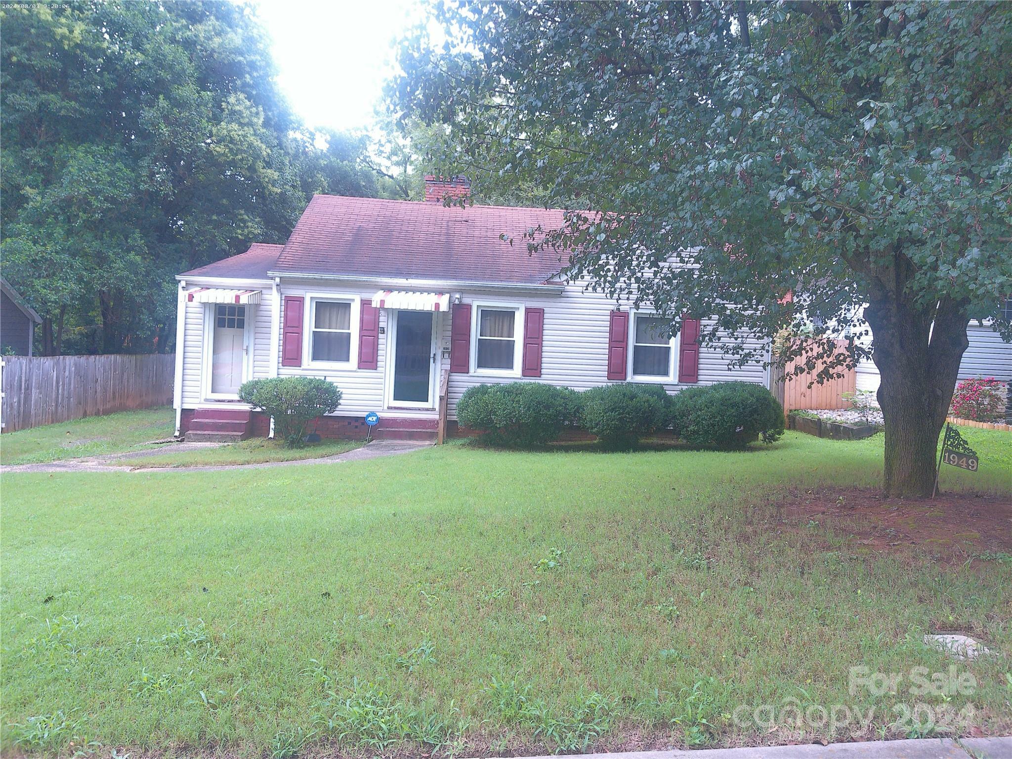 Property Photo:  1949 Garibaldi Avenue  NC 28208 