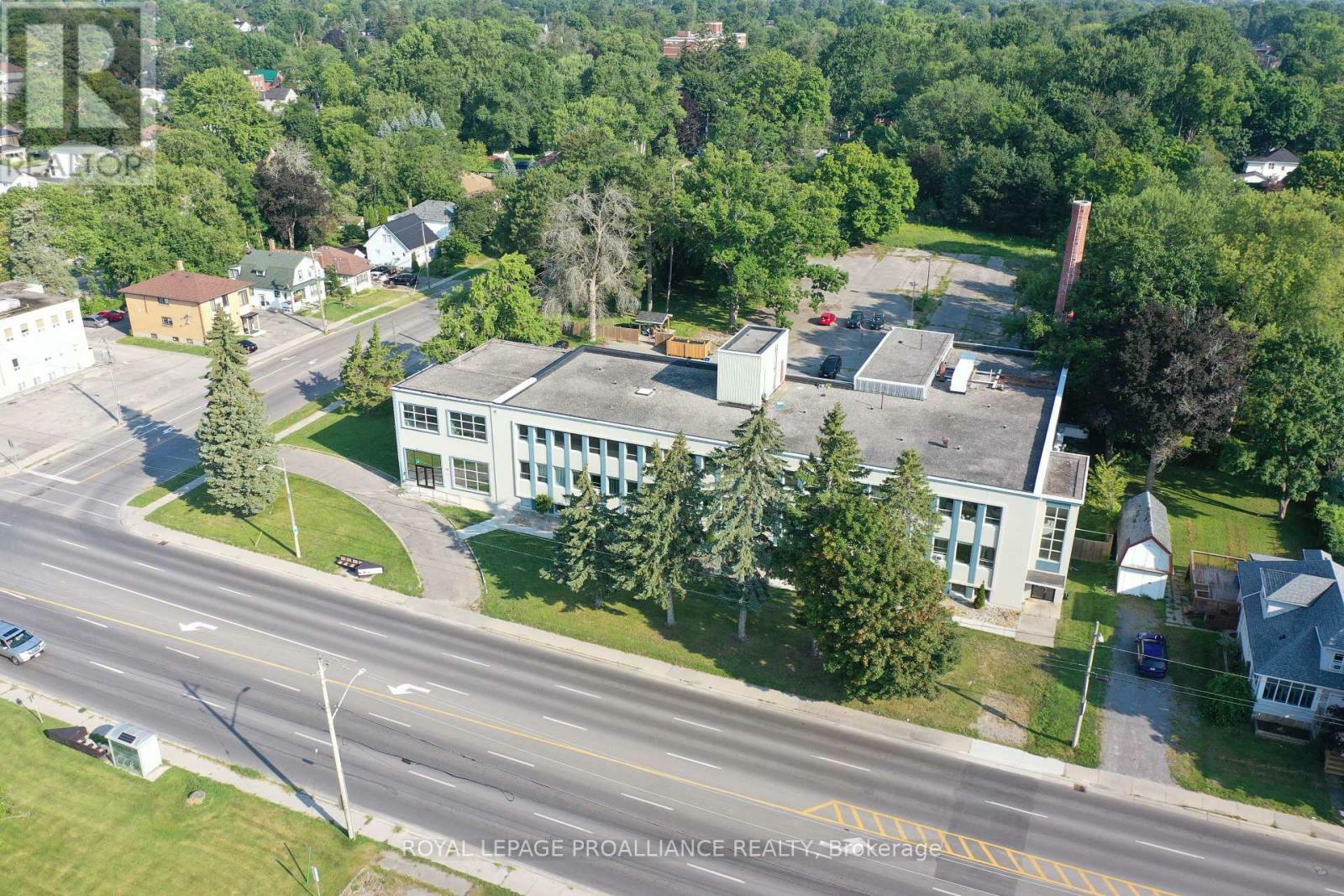 Property Photo:  228 Dundas Street East  ON K8N 1E4 