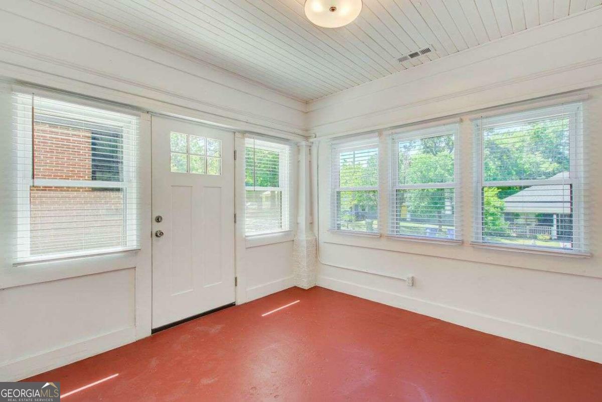 Property Photo:  875 White Street SW  GA 30310 