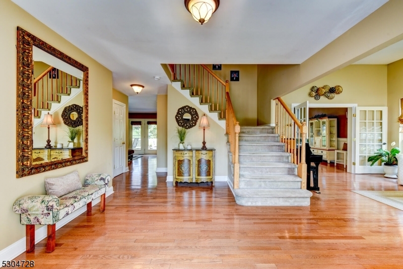 Property Photo:  4 Ramapo Trl  NJ 08876 