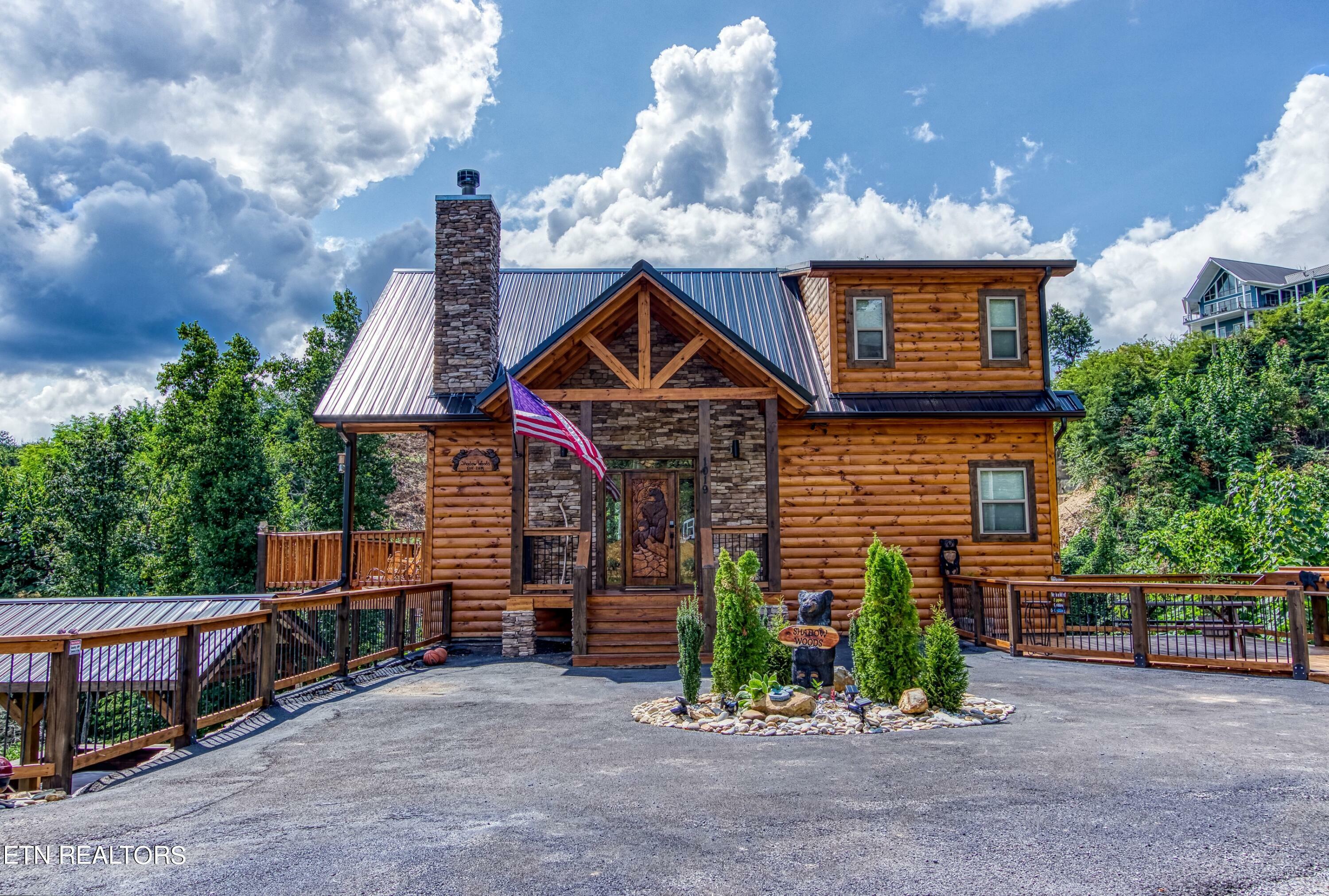 Property Photo: 1019 Daisy Lane TN 37738