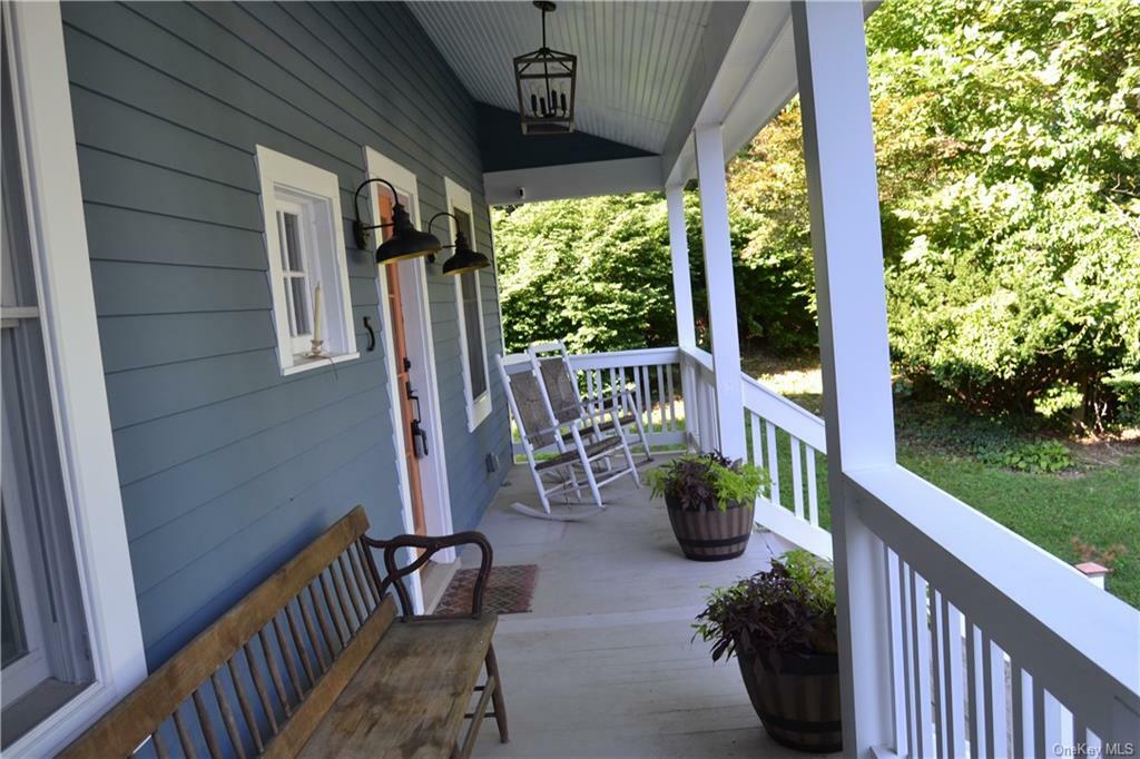 Property Photo:  5 Algonquin Road  NY 10512 