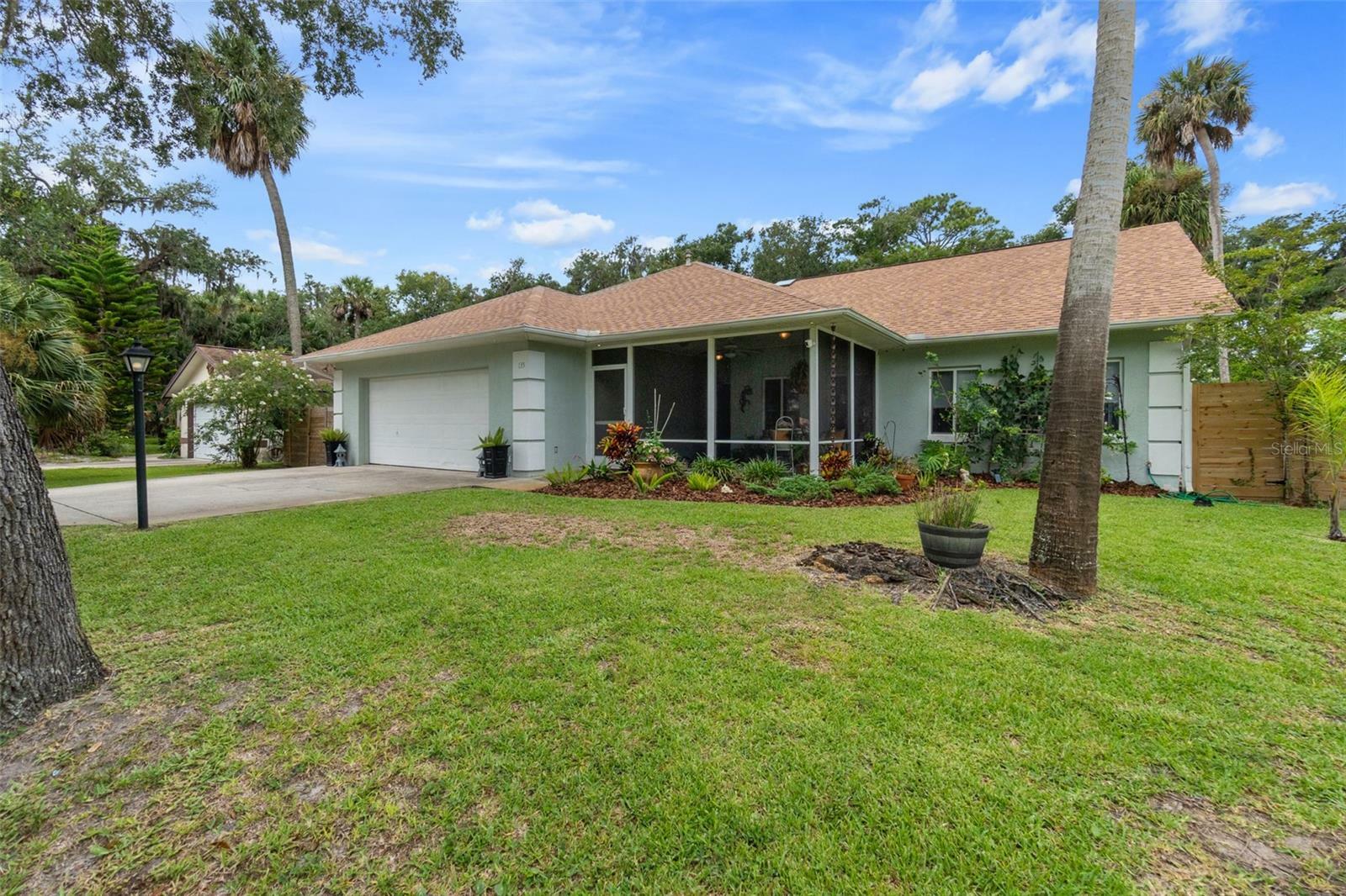 Property Photo:  135 Lambert Avenue  FL 32136 