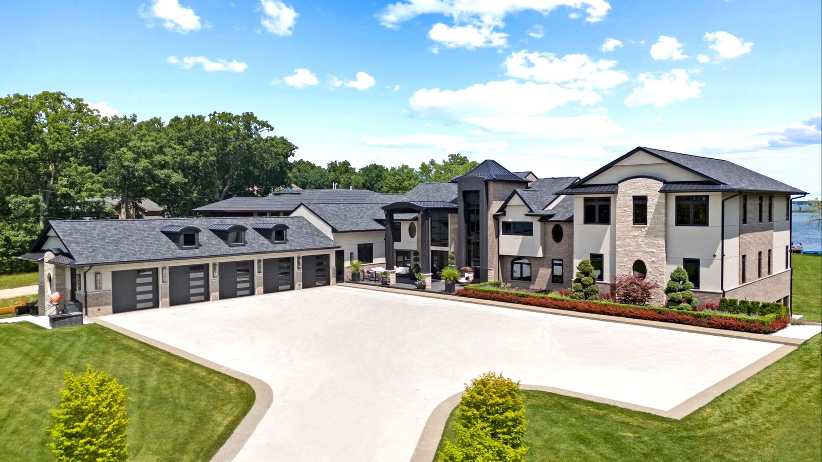 Property Photo: 2575 Hiller Road MI 48324 2114