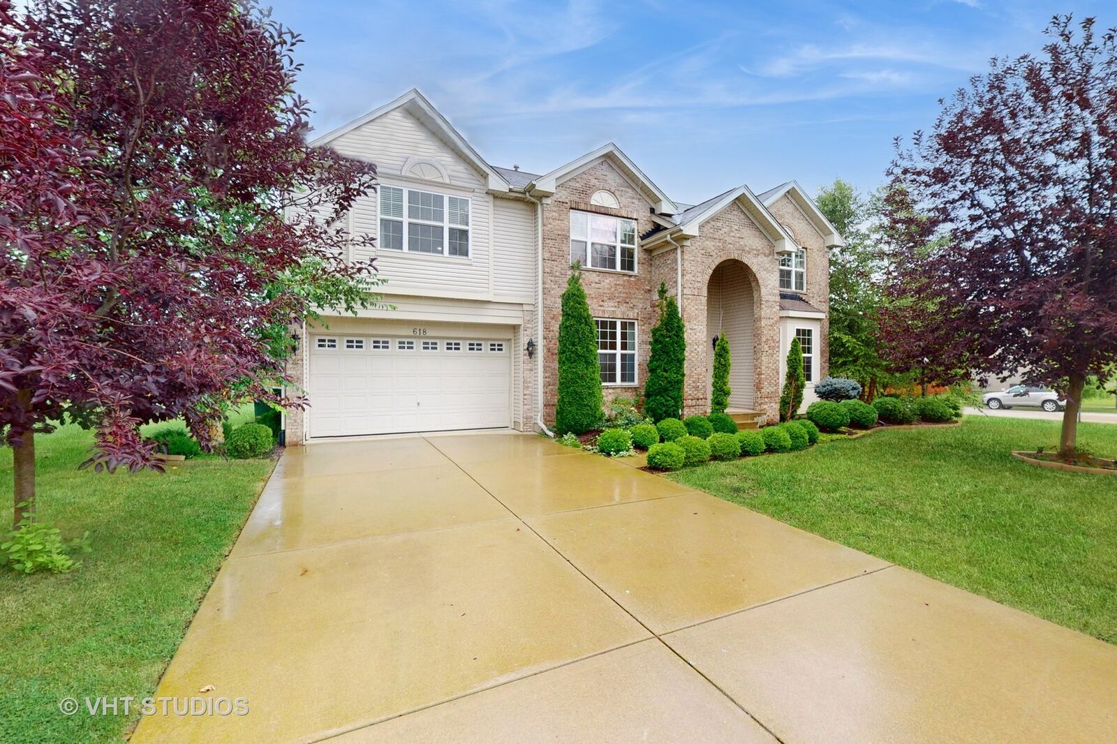 Property Photo:  618 S Edgewater Lane  IL 60404 