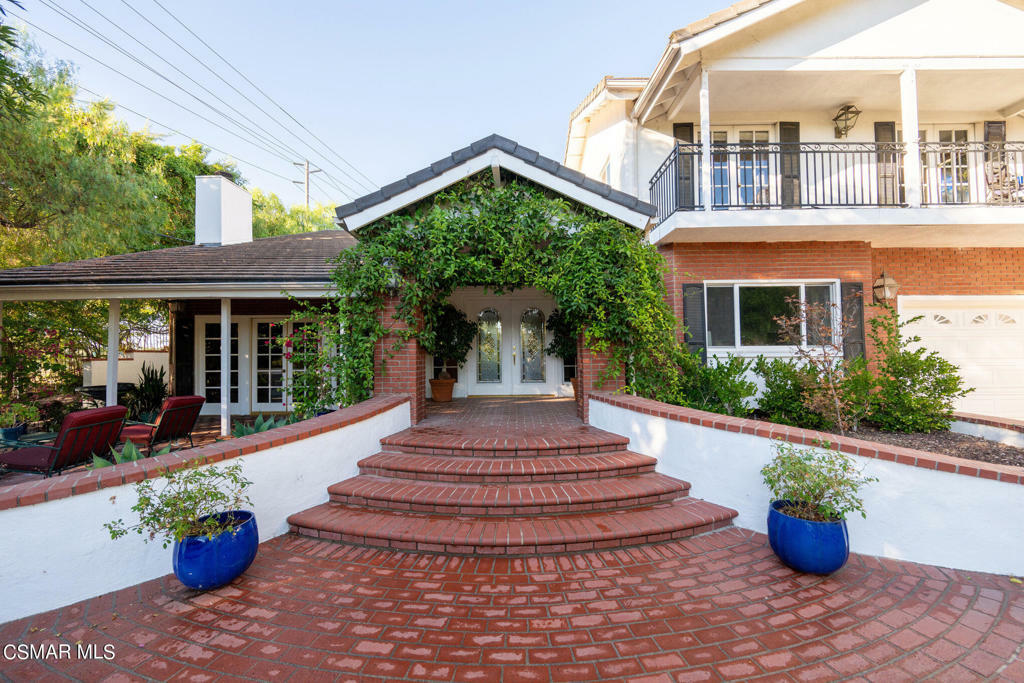 Property Photo:  1201 La Granada Drive  CA 91362 