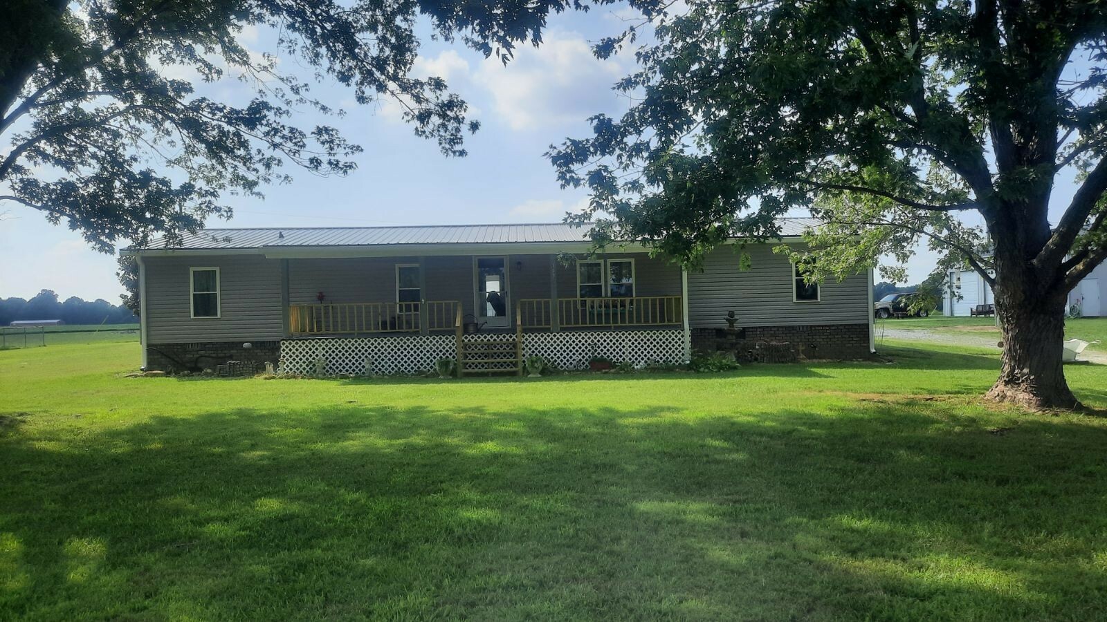 Property Photo: 1479 Akersville Rd TN 37083