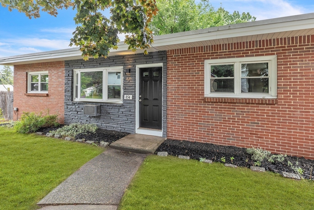 Property Photo: 854 Grattan St MA 01020
