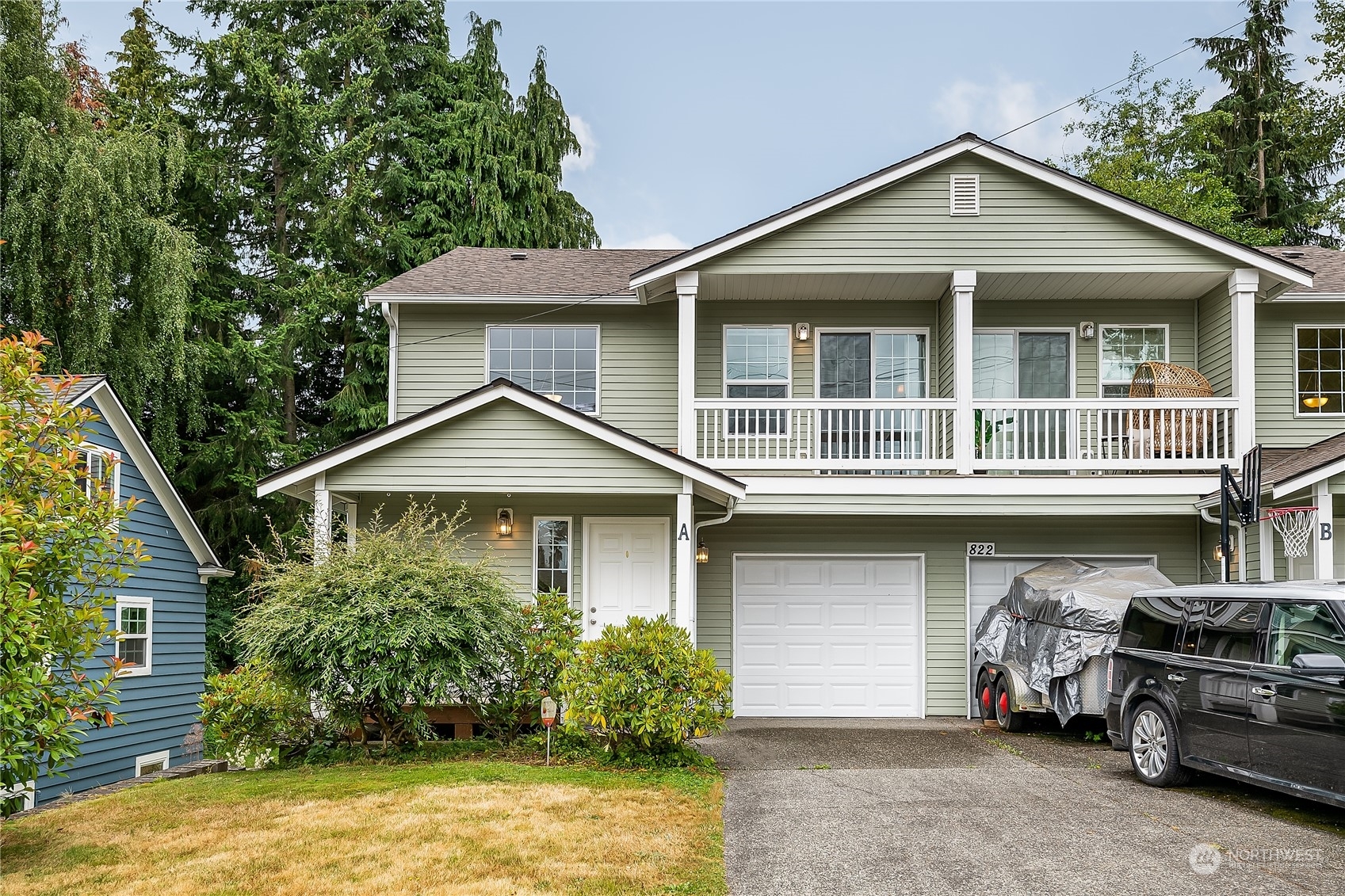 Property Photo:  822 52nd Street SE  WA 98203 