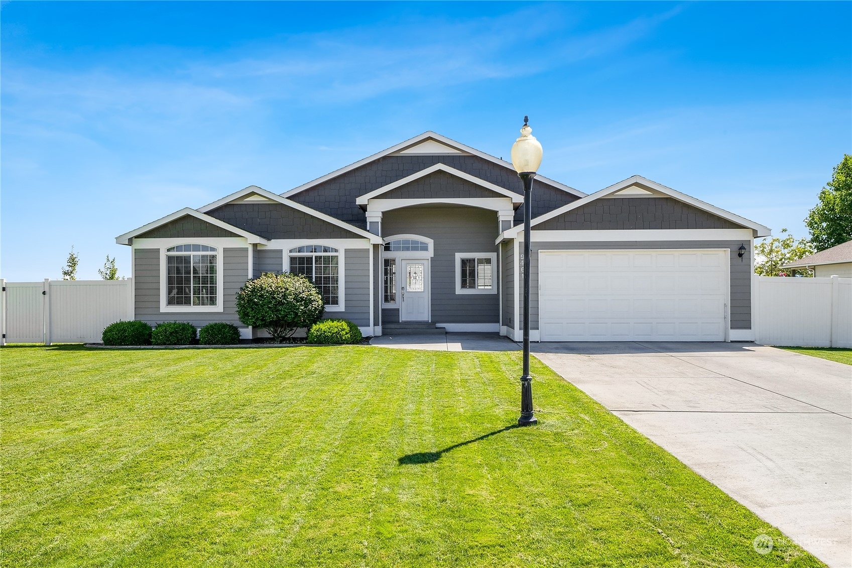 9461 Castlewood Drive SE  Moses Lake WA 98837 photo