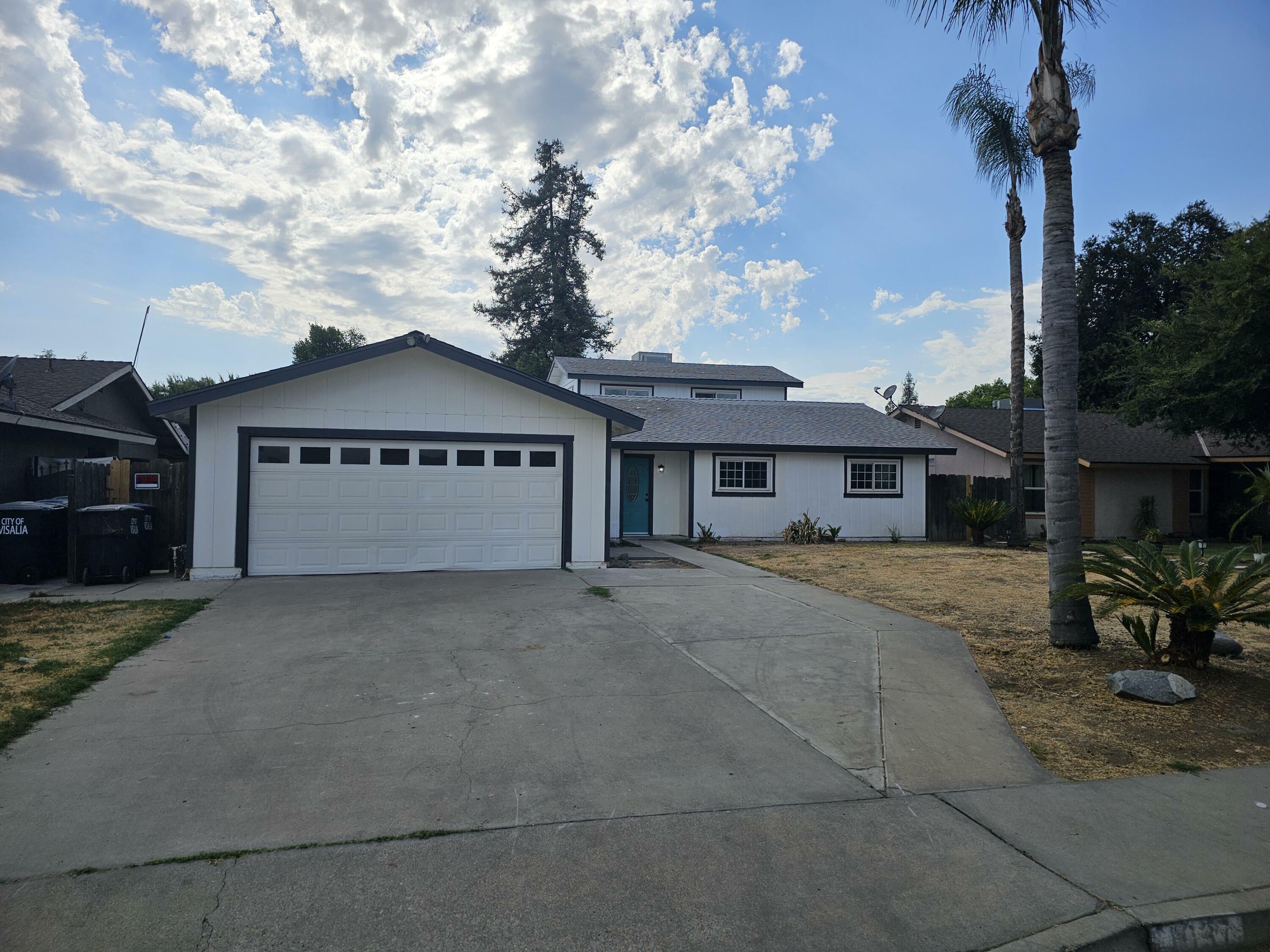 Property Photo:  1037 S Jennie Street  CA 93277 