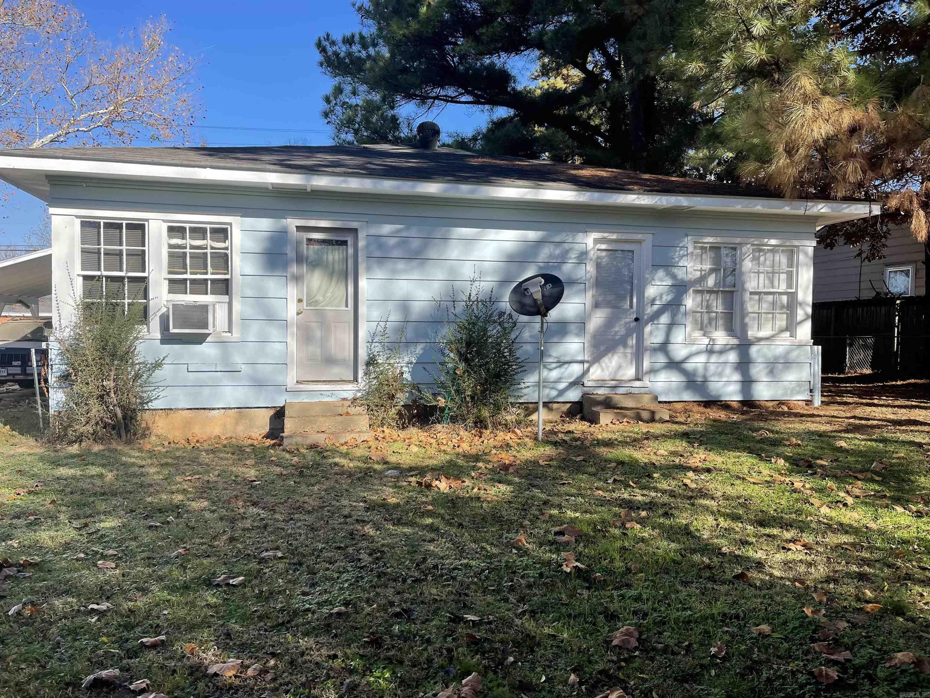 Property Photo: 1107 Reynolds St Street AR 72830