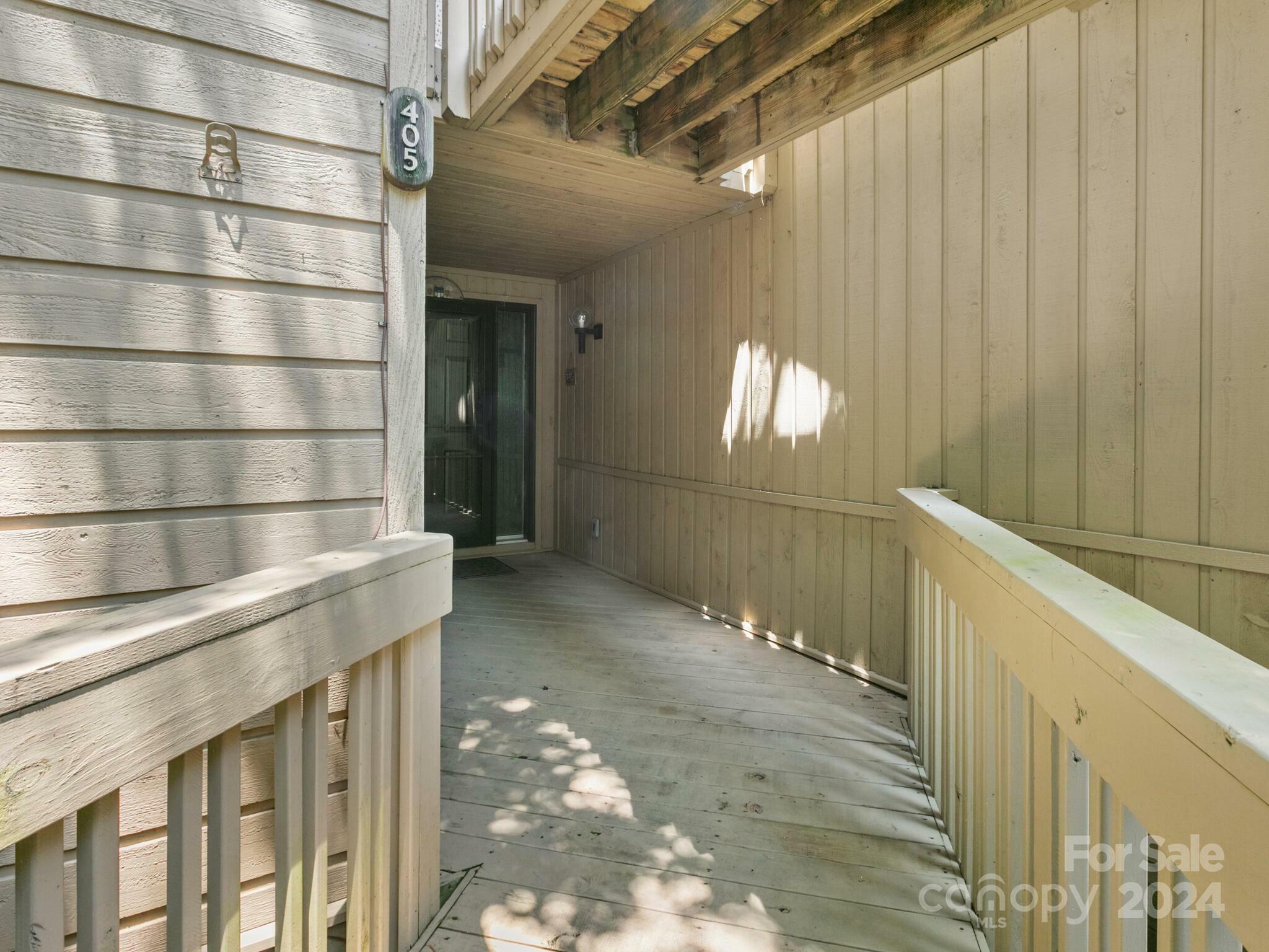 Property Photo:  405 N Scarlet Oak Lane  NC 28791 