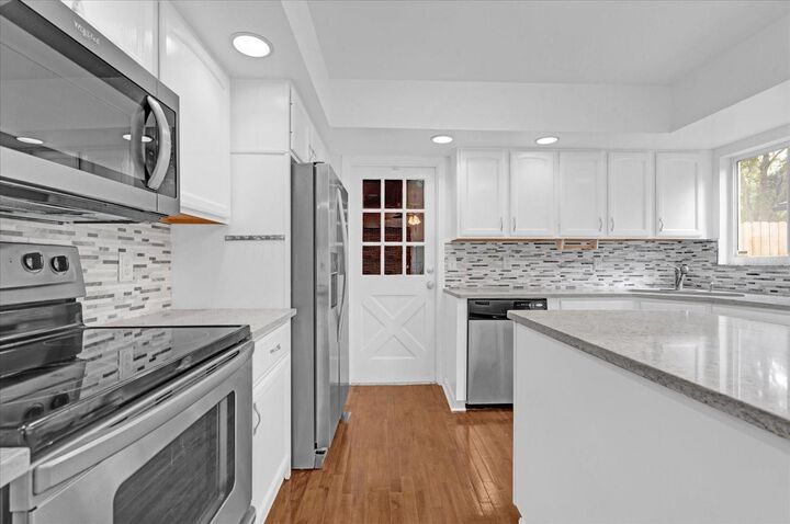 Property Photo: 936 Cinnamon Court FL 32714