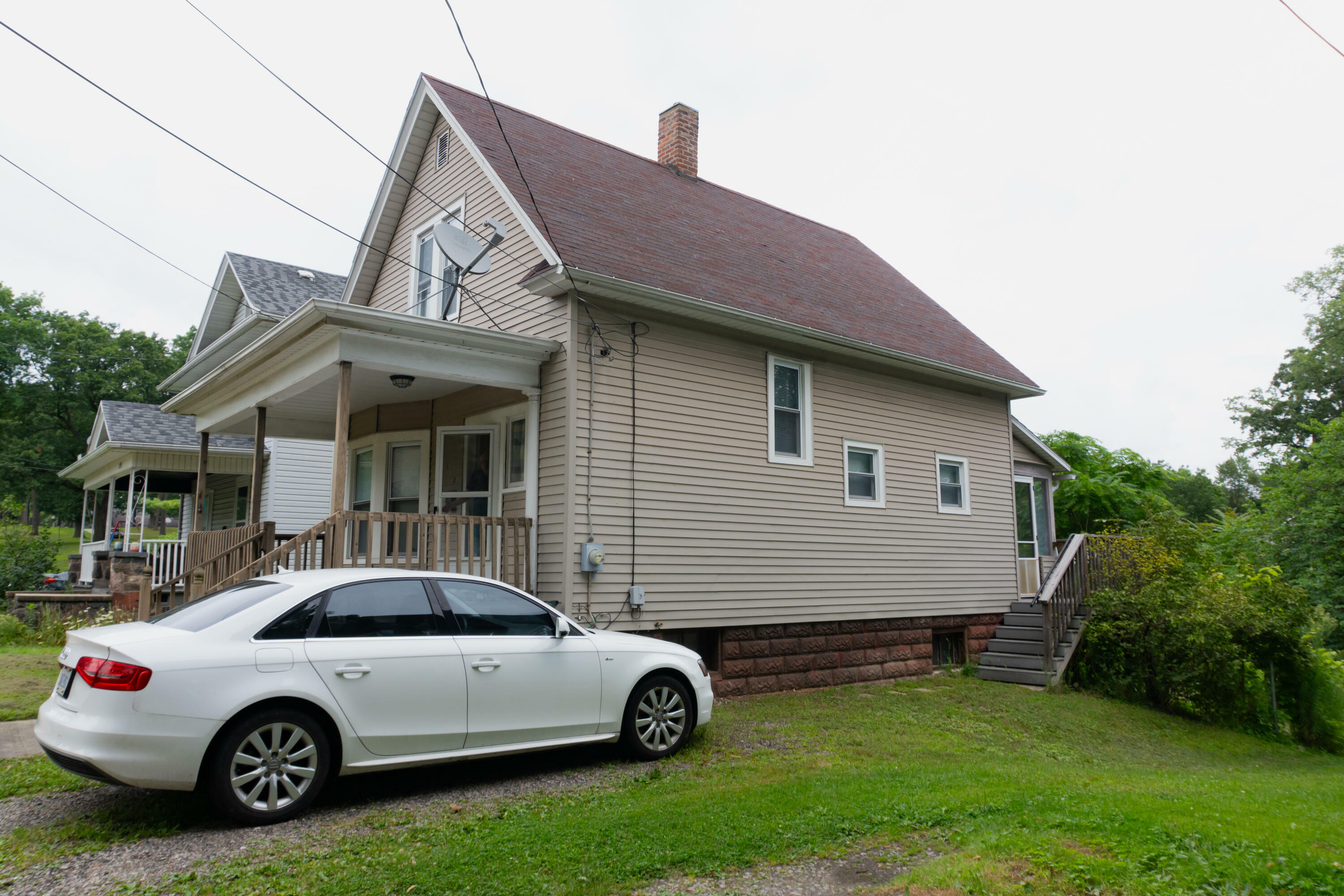 Property Photo:  113 Edgewood Street  MI 49201 