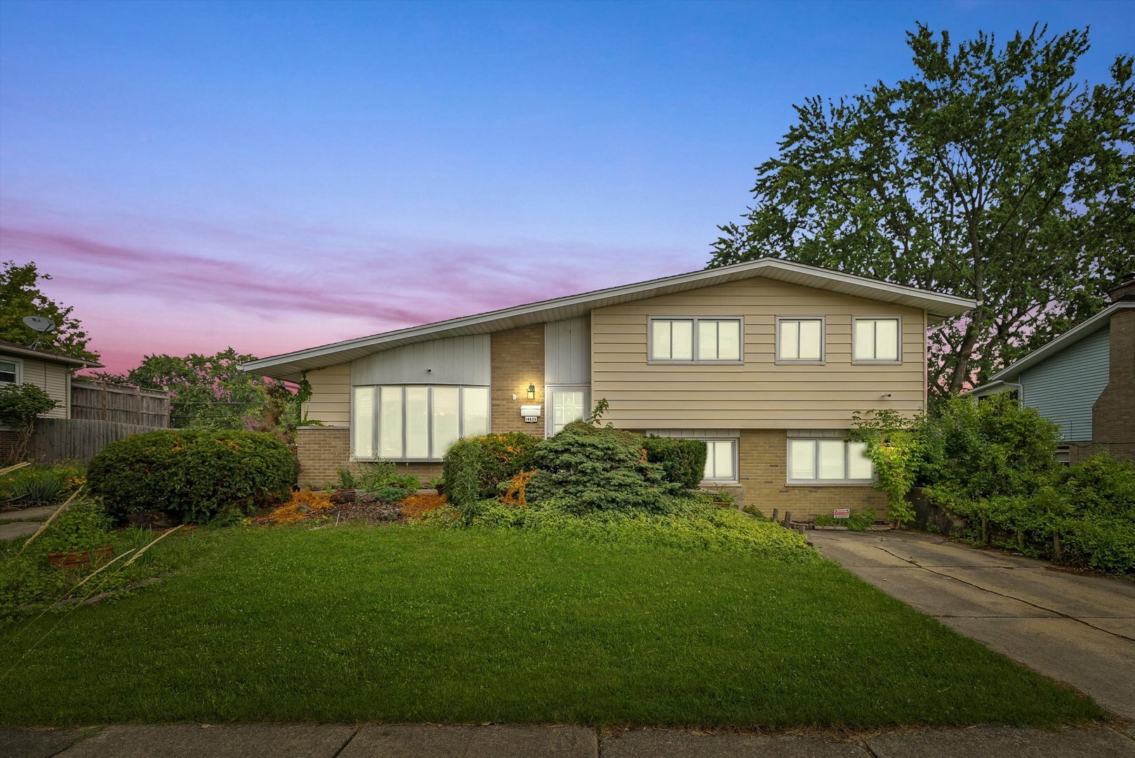 Property Photo:  14825 Parkside Avenue  IL 60452 