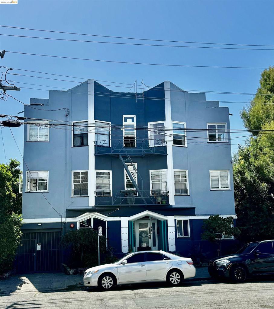 Property Photo:  410 Fairmount Ave  CA 94611 