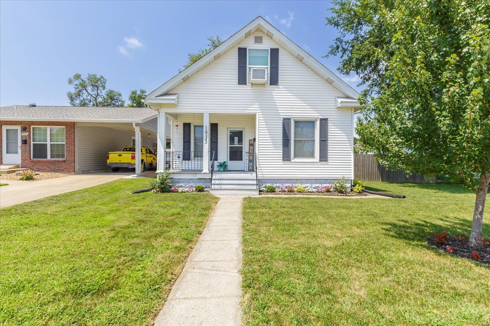 Property Photo:  1915 N 4th  MO 63301 