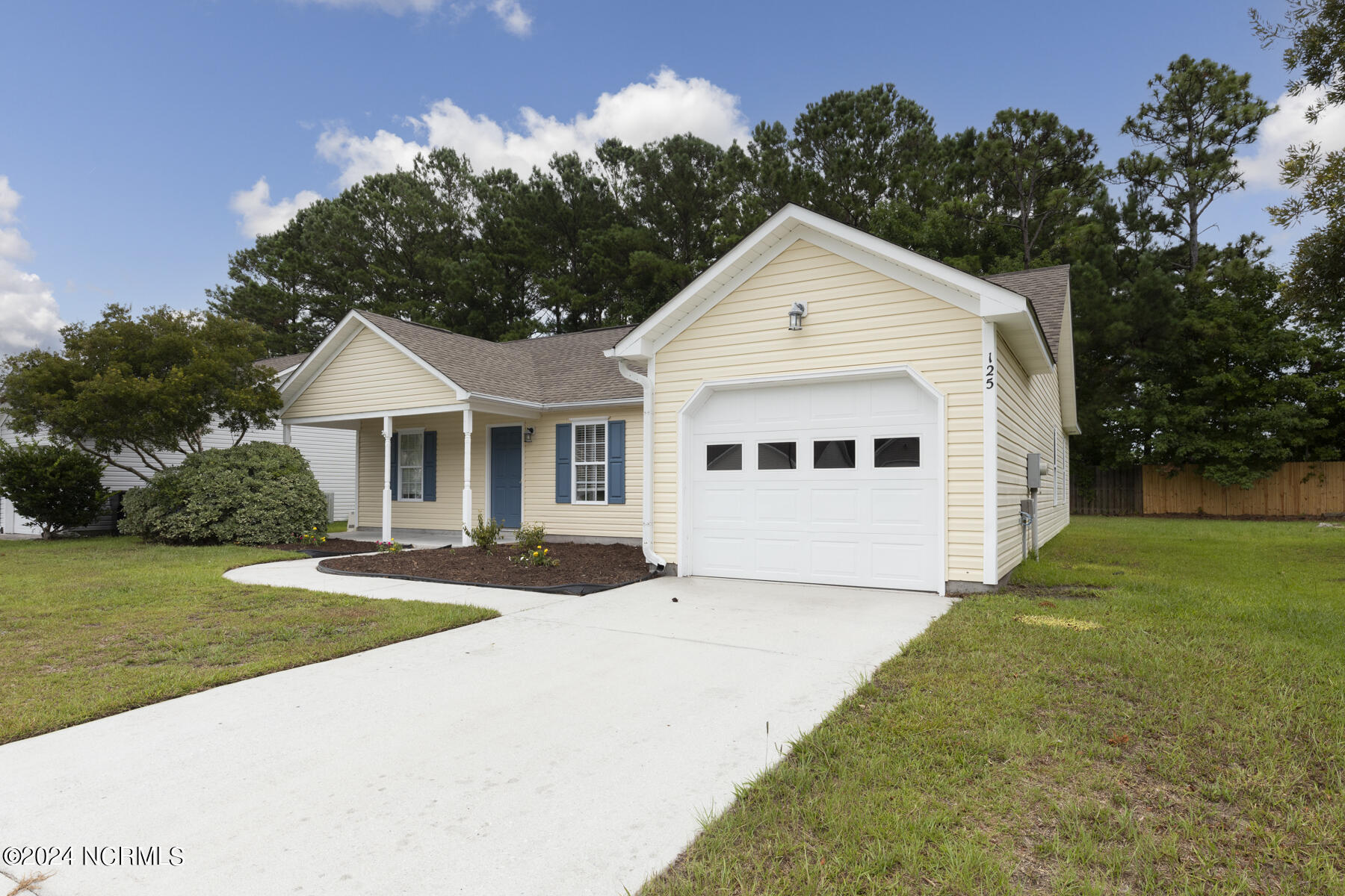 Property Photo:  125 Belvedere Drive  NC 28445 
