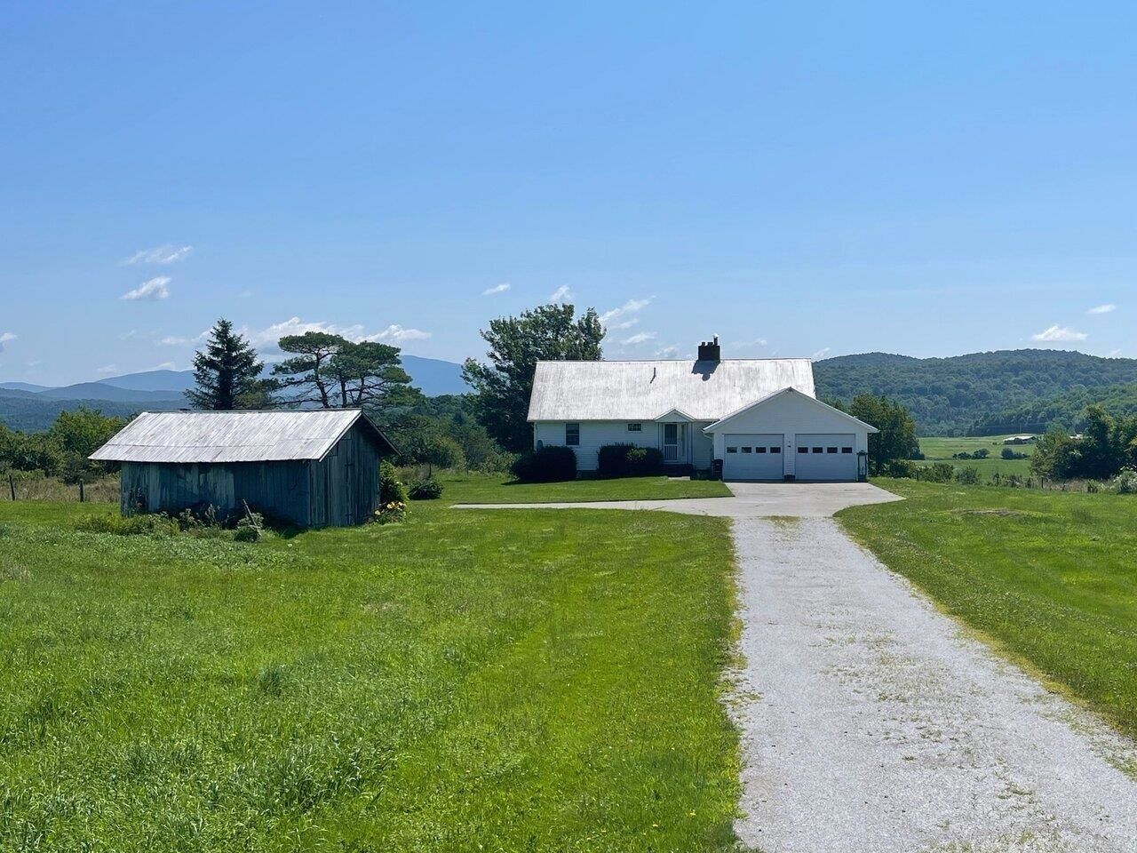 Property Photo: 575 North Road VT 05455