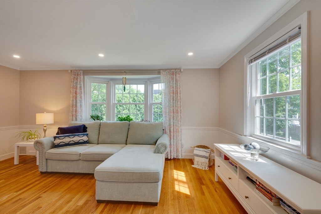 Property Photo:  16 Parkview Rd  MA 01801 