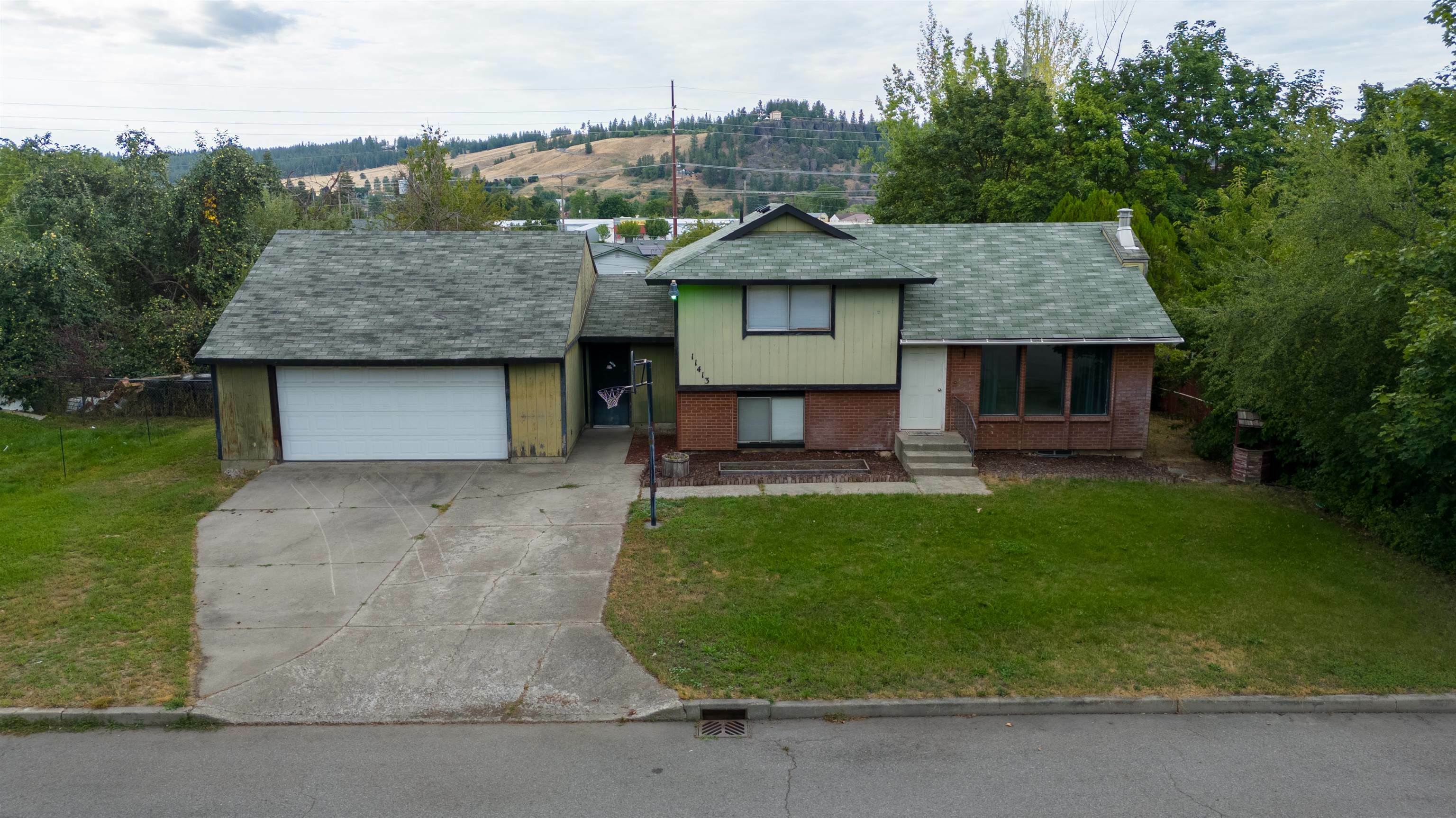 Property Photo:  11413 E Frederick Ave  WA 99206 