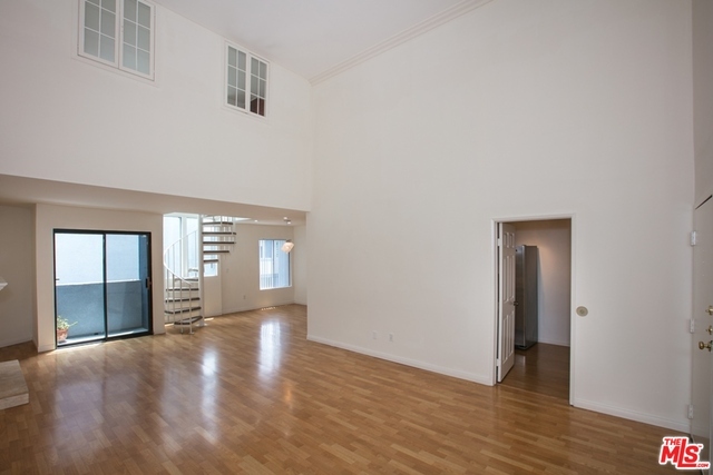 Property Photo:  1940  N Highland Ave 59  CA 90068 