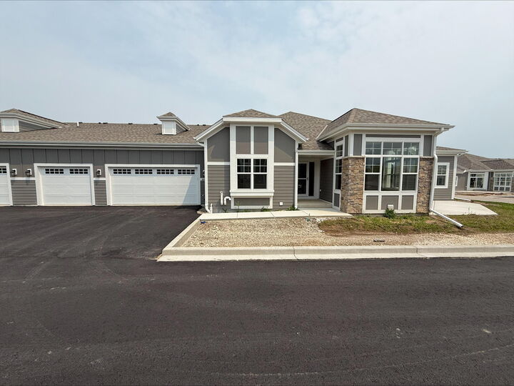 Property Photo: 865 S Verona Cir 79 WI 53024