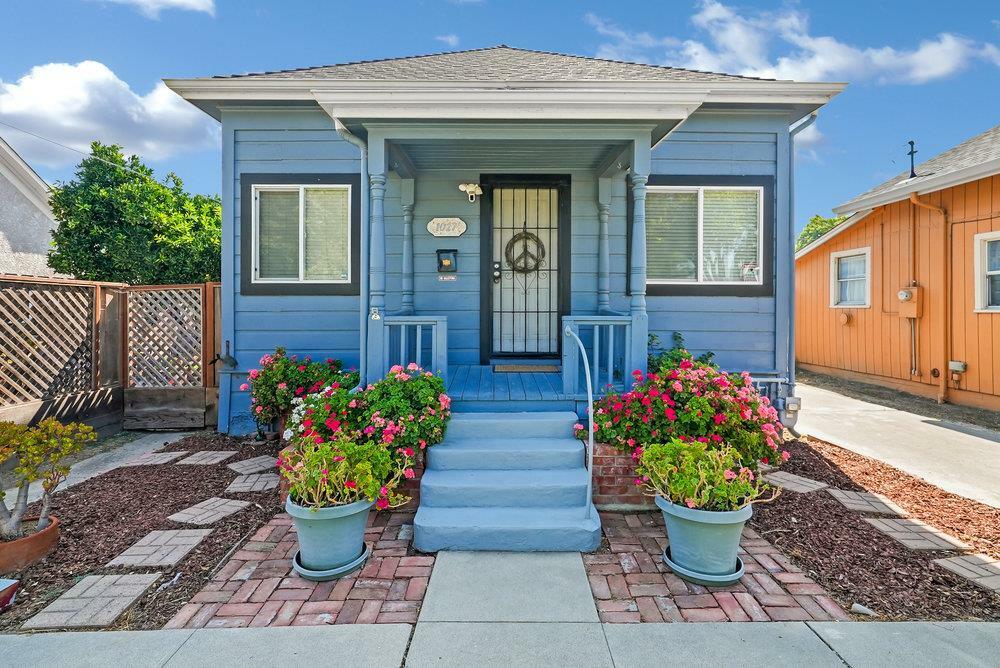 Property Photo:  1027 Sally Street  CA 95023 