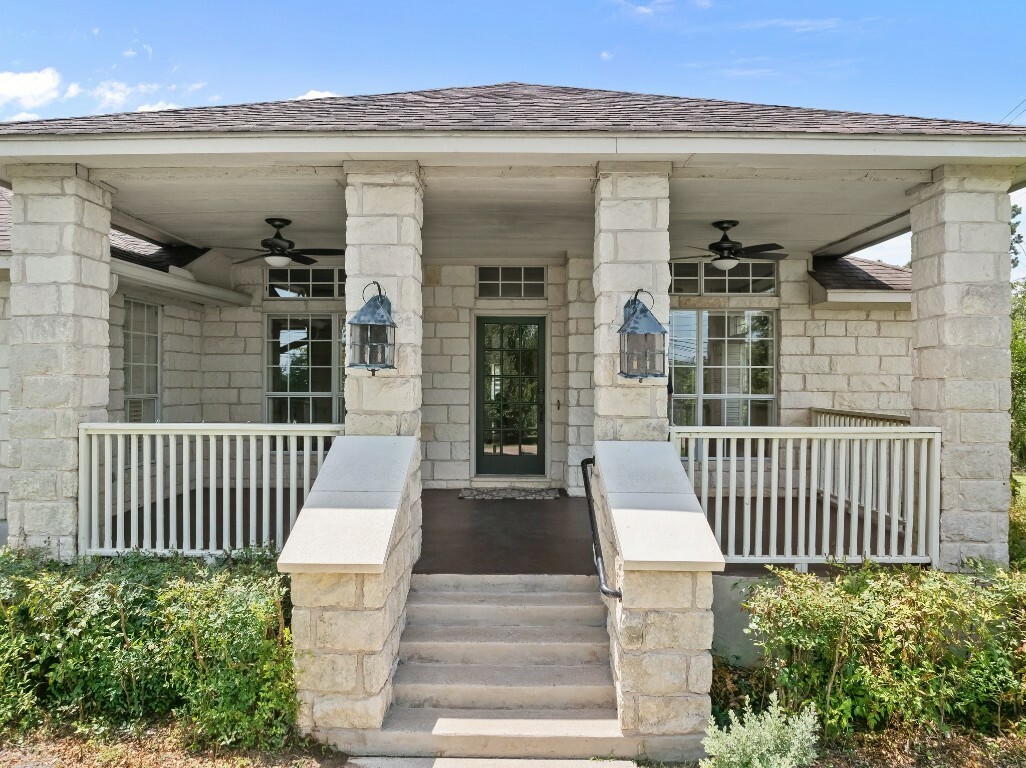 Property Photo:  6405 Ridge Oak Road  TX 78749 