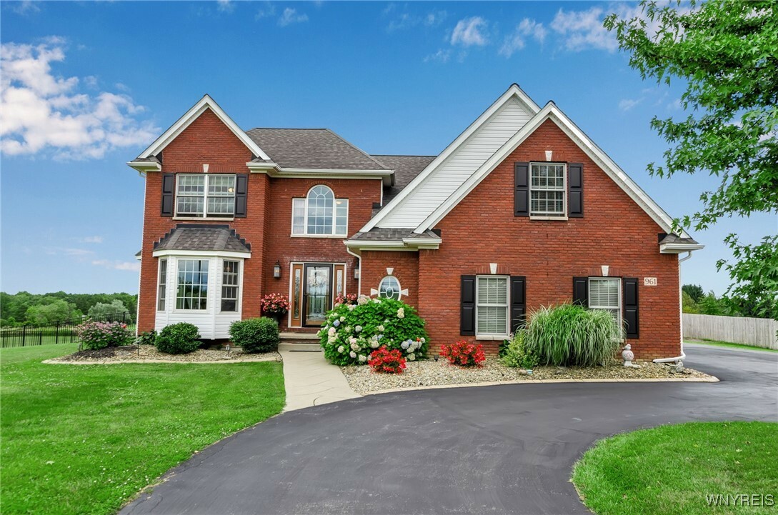Property Photo: 961 Transit Road NY 14127