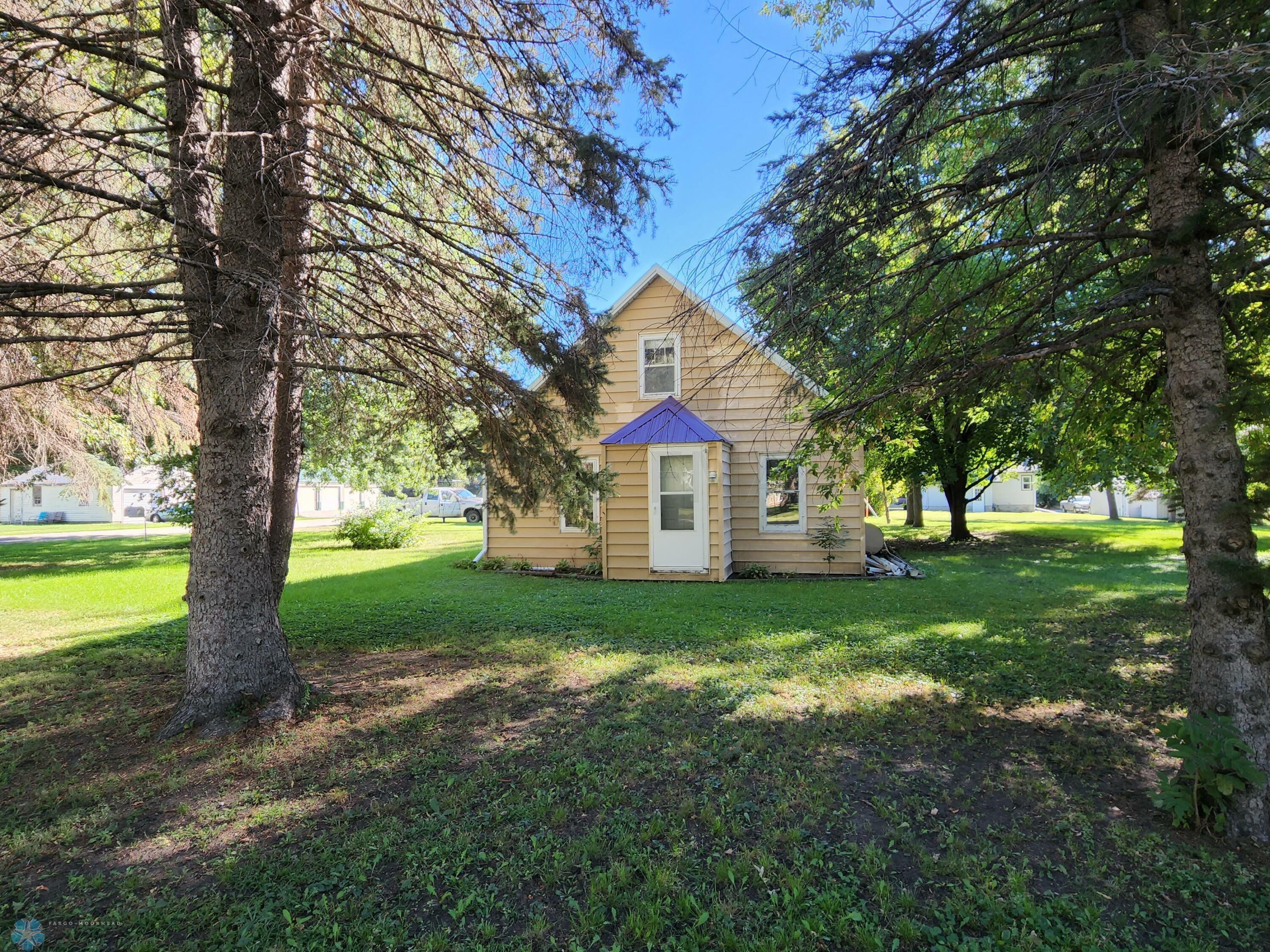 Property Photo:  113 1 Avenue W  ND 58048 