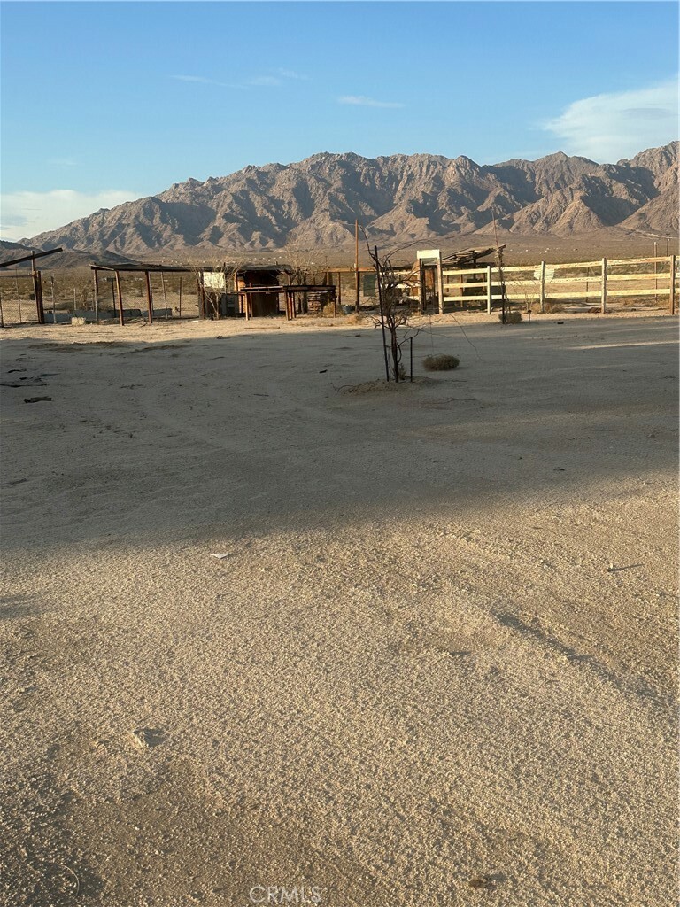 Property Photo:  88020 Amboy Rd  CA 92277 