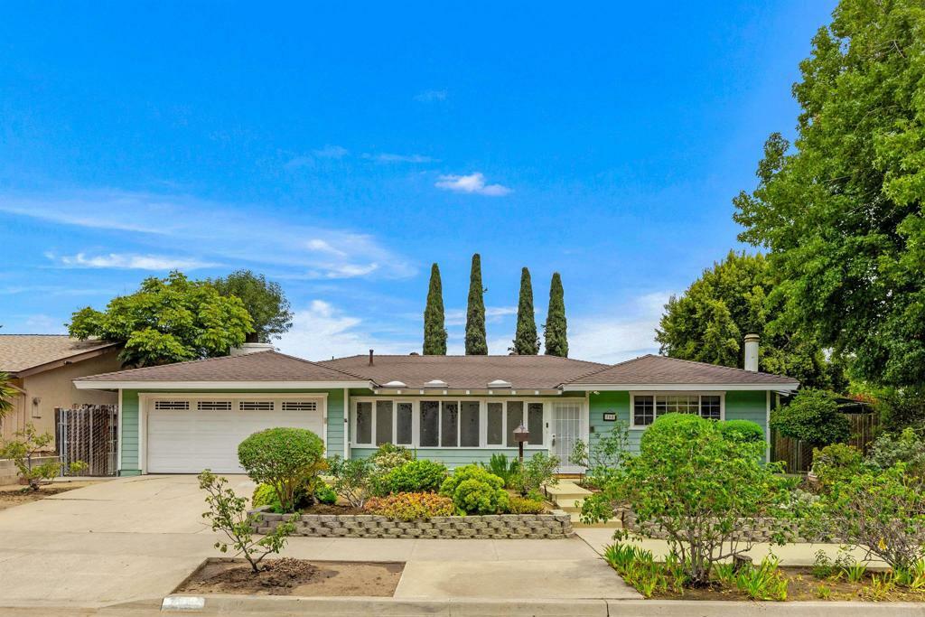 Property Photo:  708 Skyview Street  CA 92020 