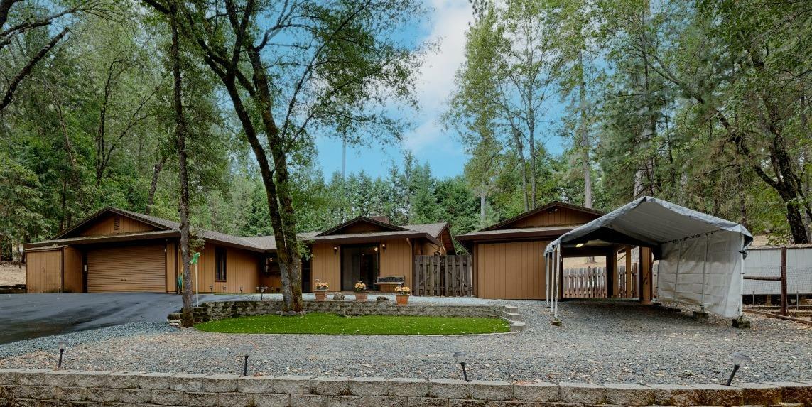 Property Photo: 1525 Meadow Lane CA 95722
