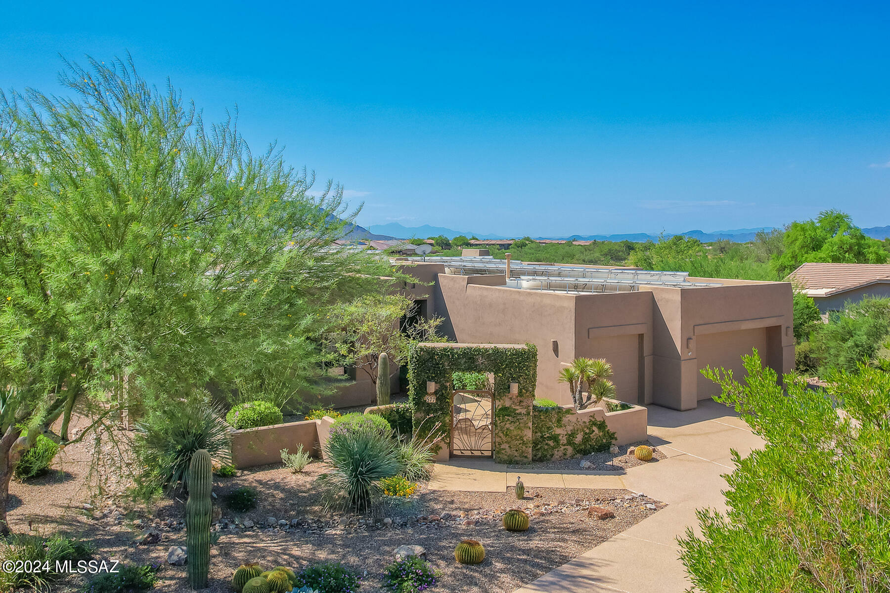 Property Photo:  577 W Quiet Springs Drive  AZ 85755 