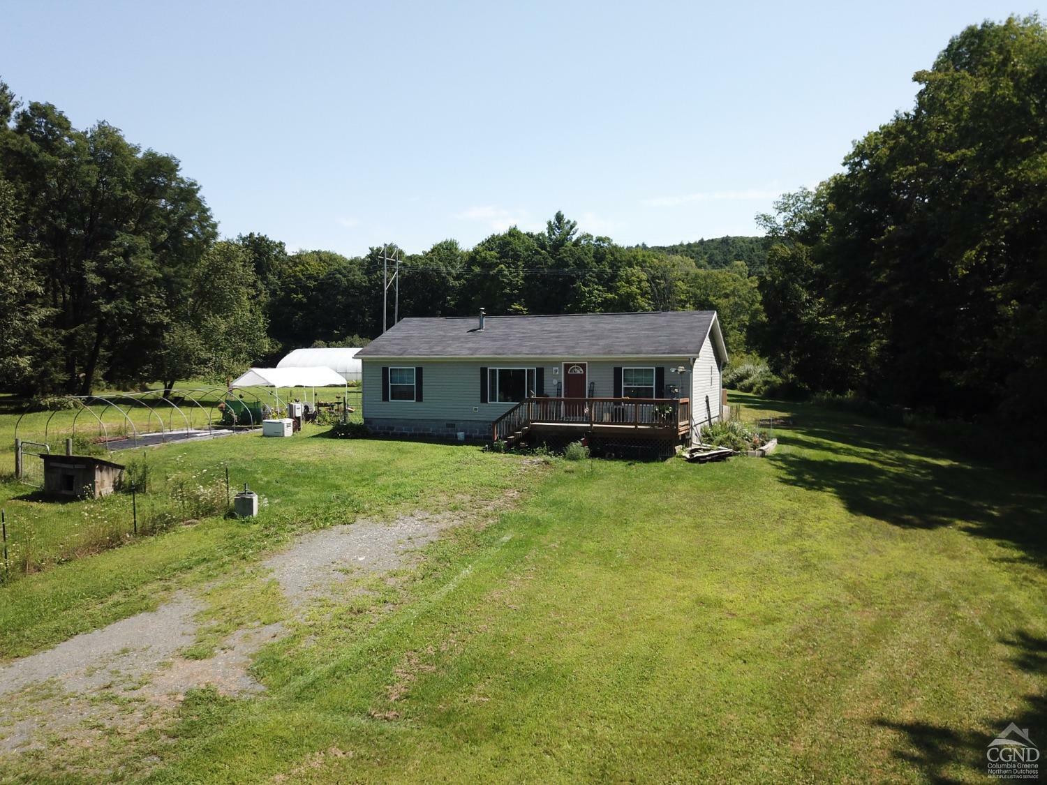 Property Photo:  28 Wolfs Den Road  NY 12062 