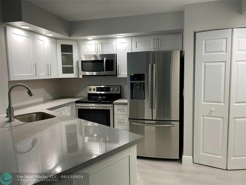 Property Photo:  7527 S Oriole Blvd 102  FL 33446 