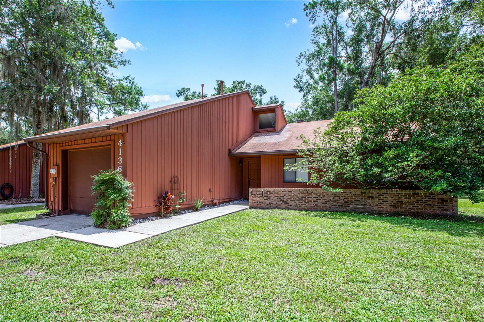 Property Photo:  4136 NW 18th Drive  FL 32605 