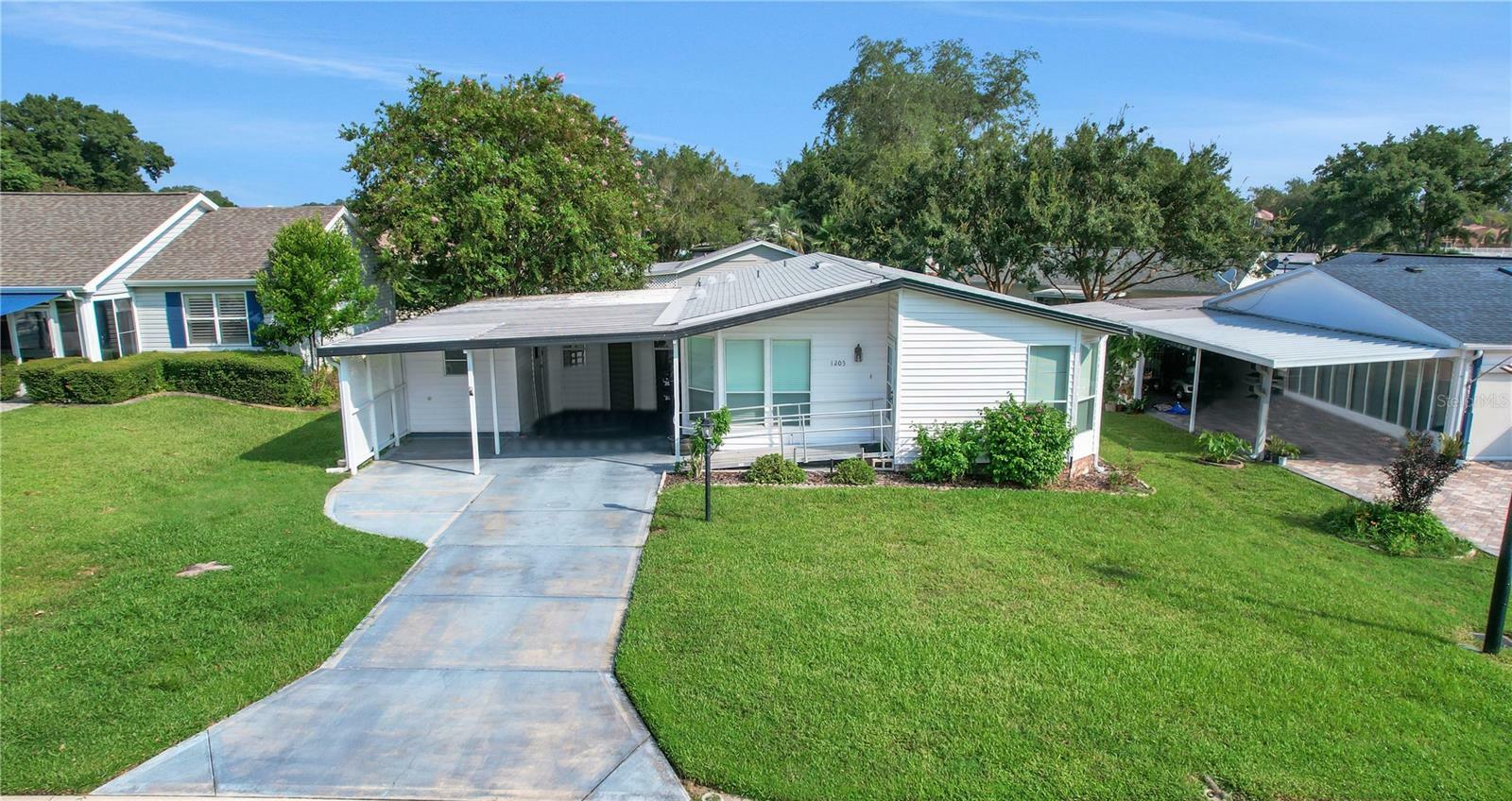 Property Photo:  1203 Granada Court  FL 32159 