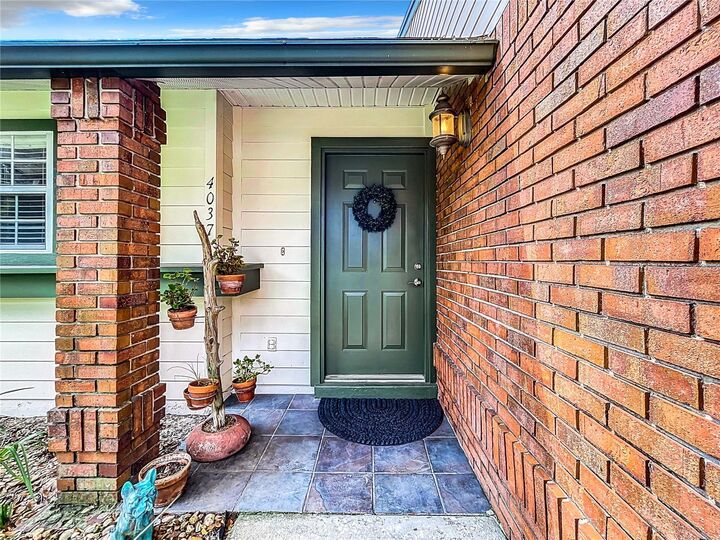 Property Photo: 4037 W Maryland Place FL 32707