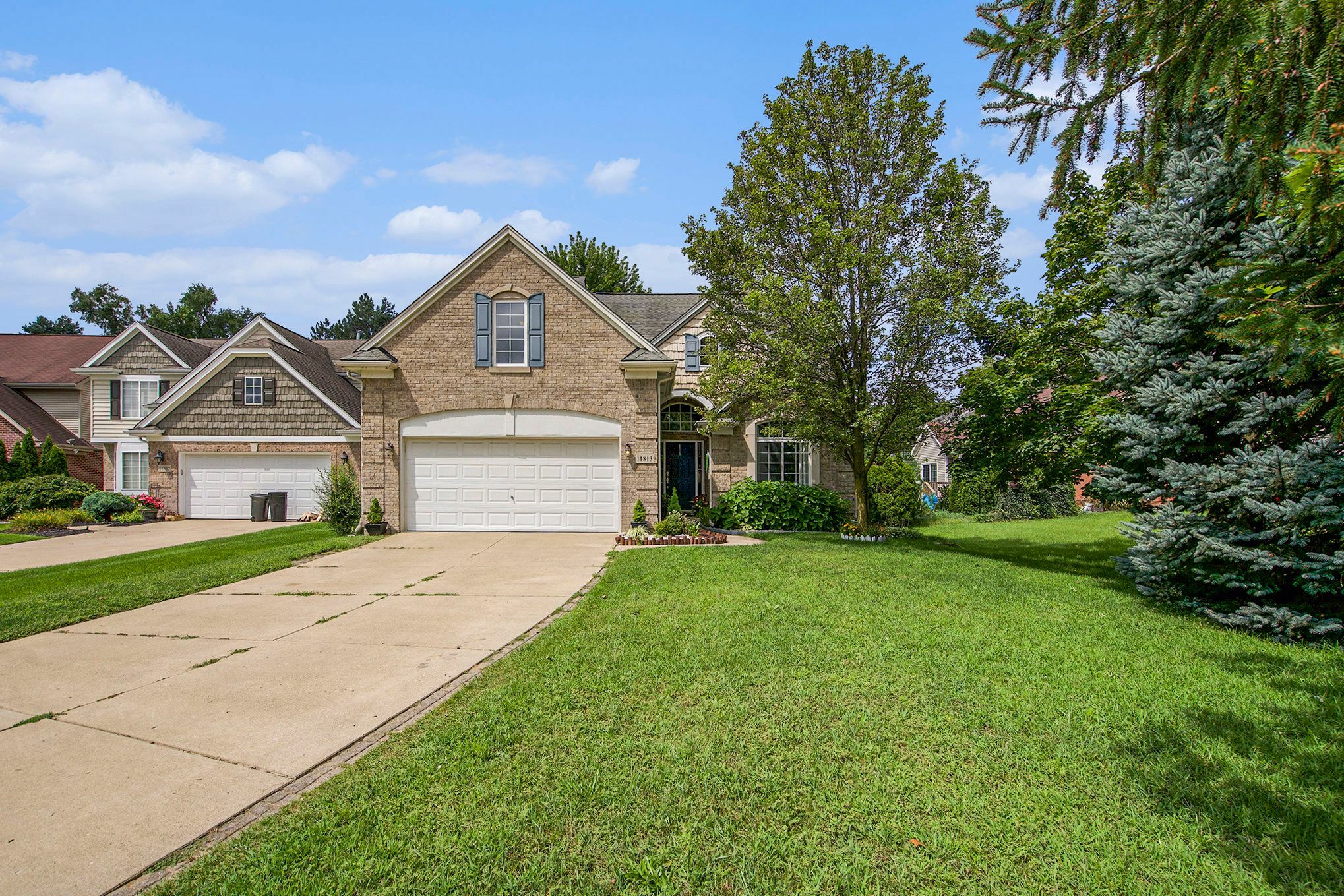 Property Photo:  11813 Hunters Park Court  MI 48150 5050 