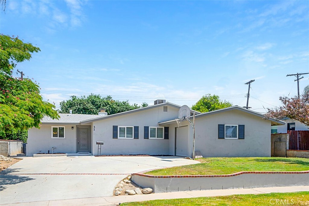 Property Photo:  31 Brookdale Drive  CA 92373 